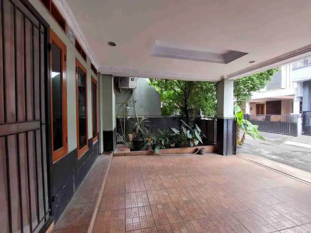 Rumah 2 Lantai di Taman Century Pekayon Bekasi Selatan