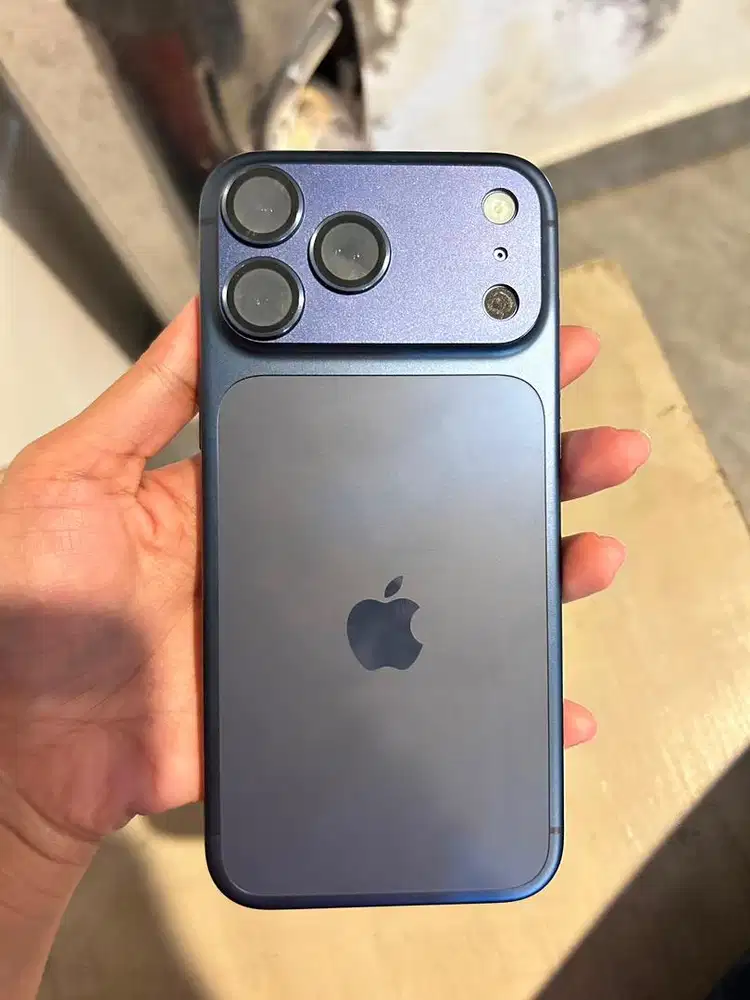 Jual iphone 17 pm blue