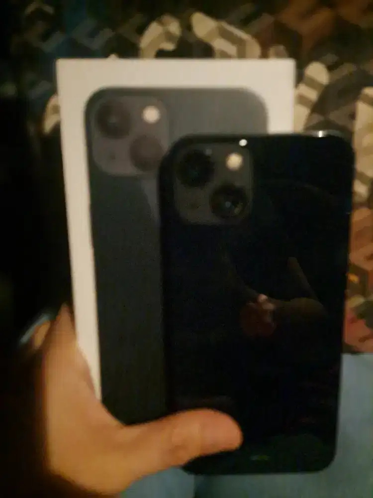 Iphone 13 midnight blue
