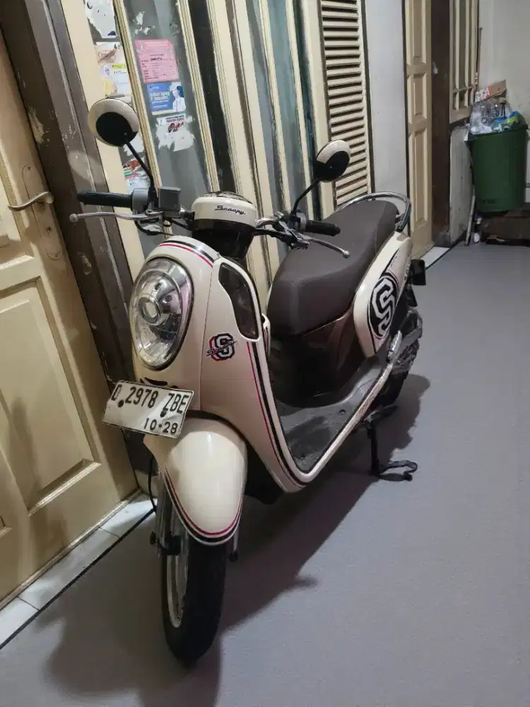 Scoopy 2013 krem