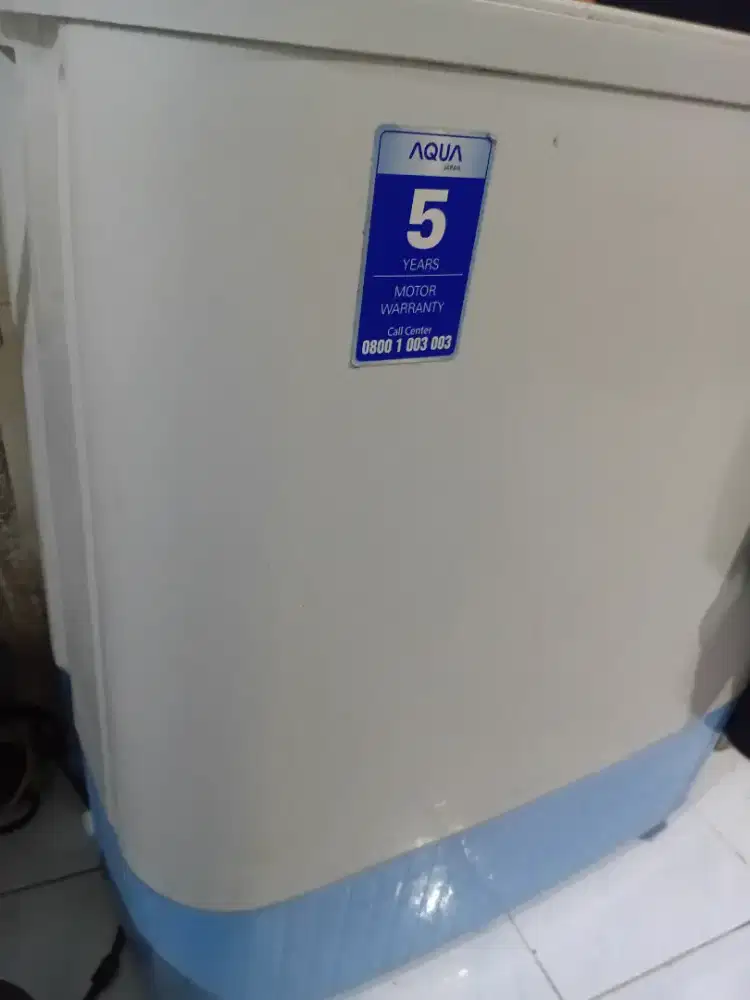 Mesin cuci merk aqua