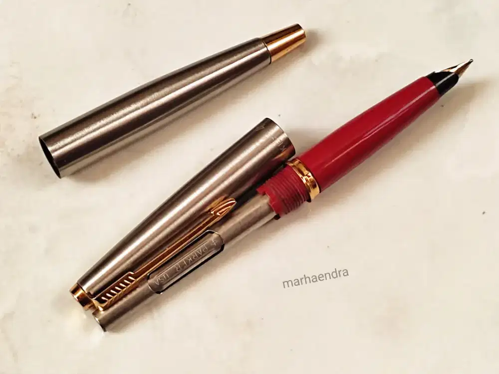 Fountain pen parker nib emas