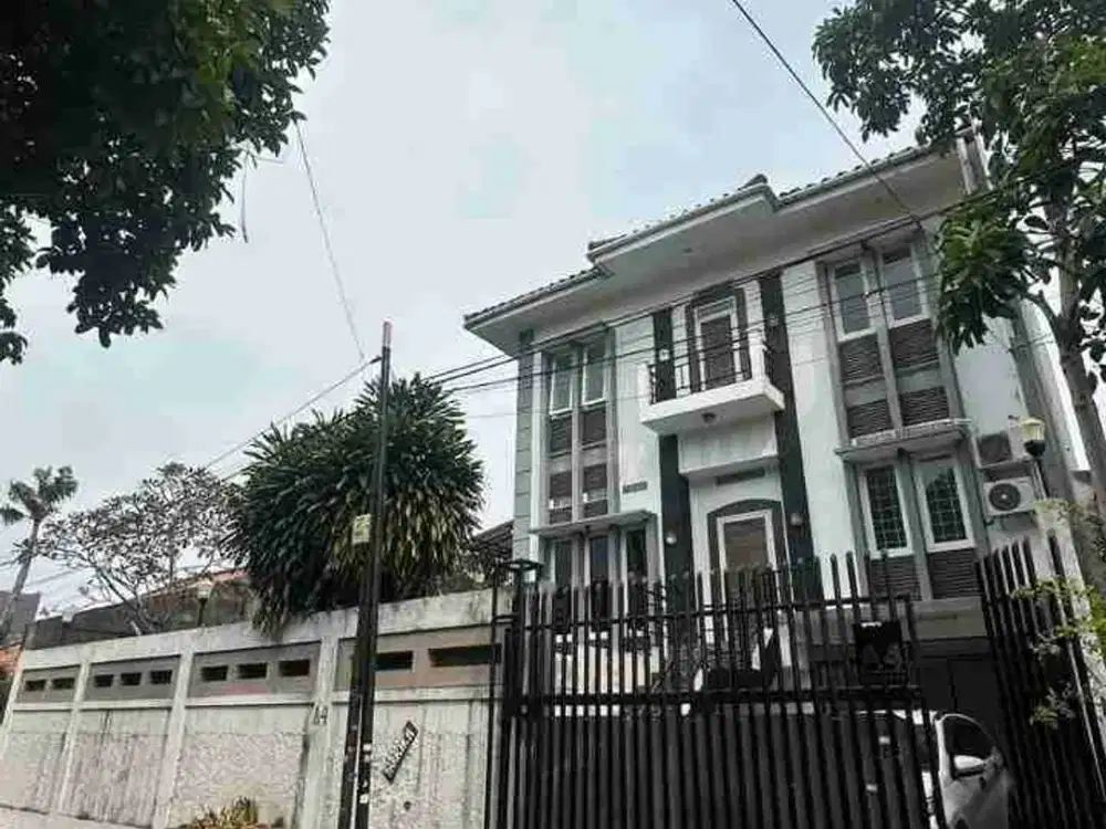 Rumah 3 Lantai di Jalan Bangka Mampang Prapatan Jakarta Selatan