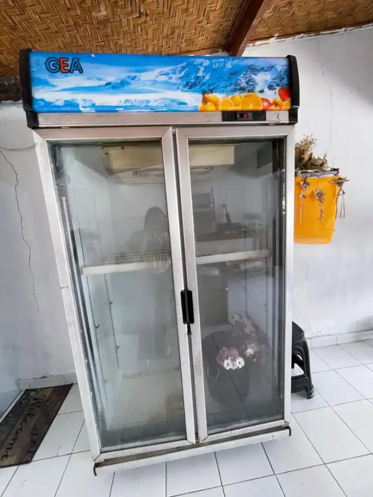 Dijual showcase di daerah buleleng