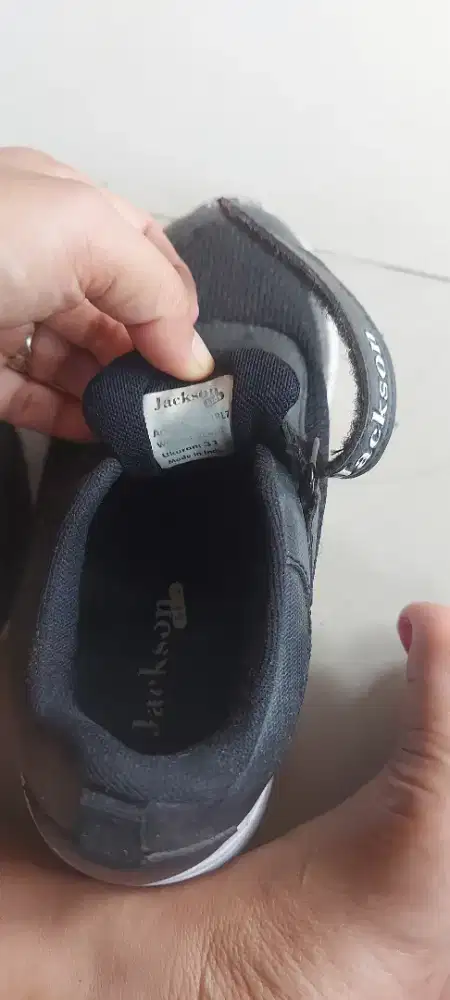 sepatu sekolah unisex 80k
