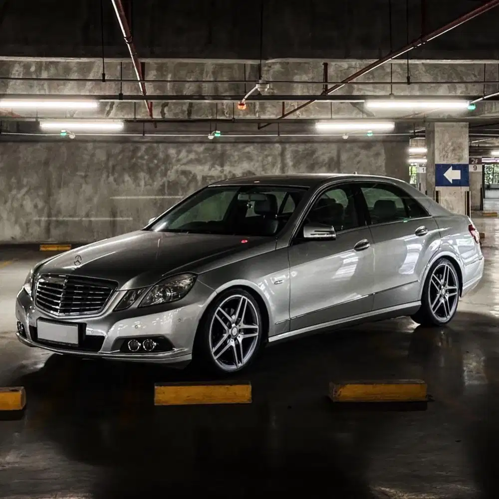 (CASH) Mercedes Benz E250 Elegance W212 2011