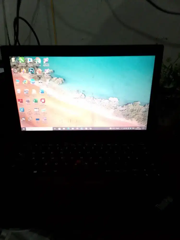 Laptop merek lenovo