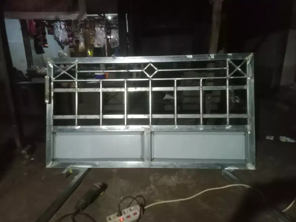 Pintu pagar  besi galpanis