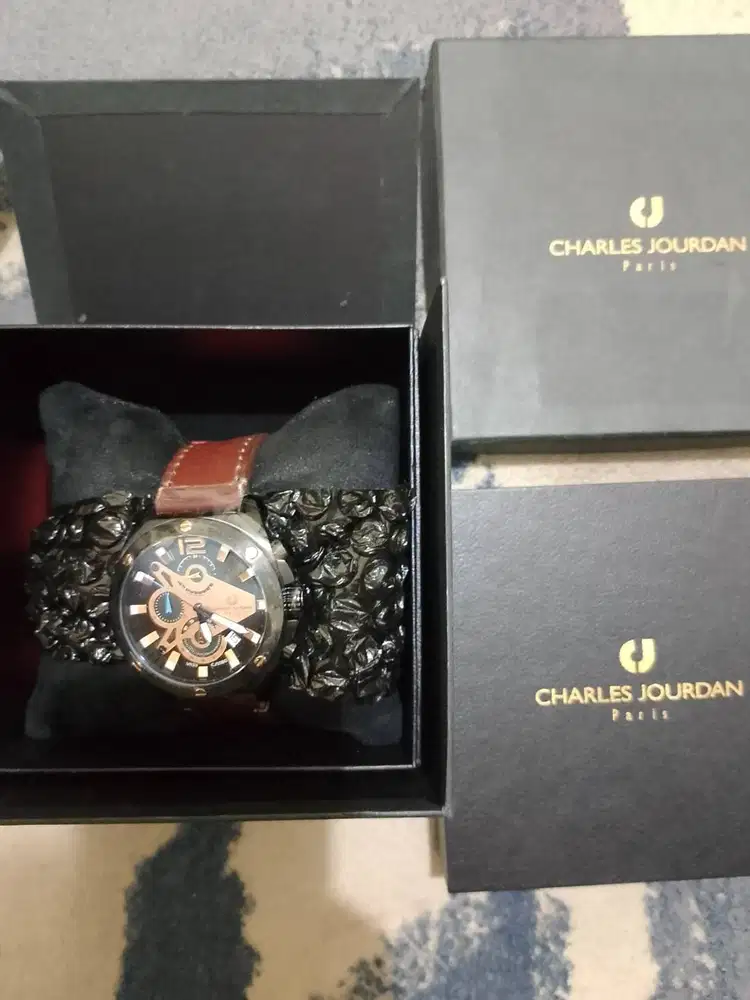 JAM TANGAN CHARLES JOURDAN