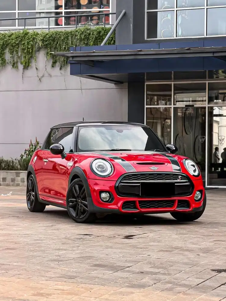CASH Mini Cooper S JCW Package LCI Red Hot 2018 Low Odo Like New