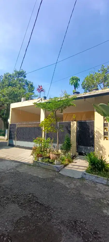 Dijual rumah 2lt di marken