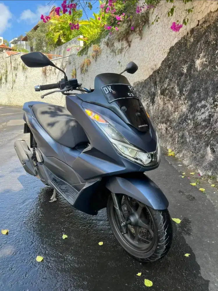 Motor honda PCX tahun 2022 kondisi mulus