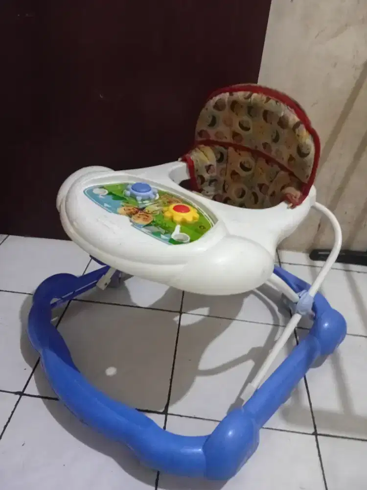 Walker/ Roda belajar jalan di jual harga 100ribu siap antar sekarang