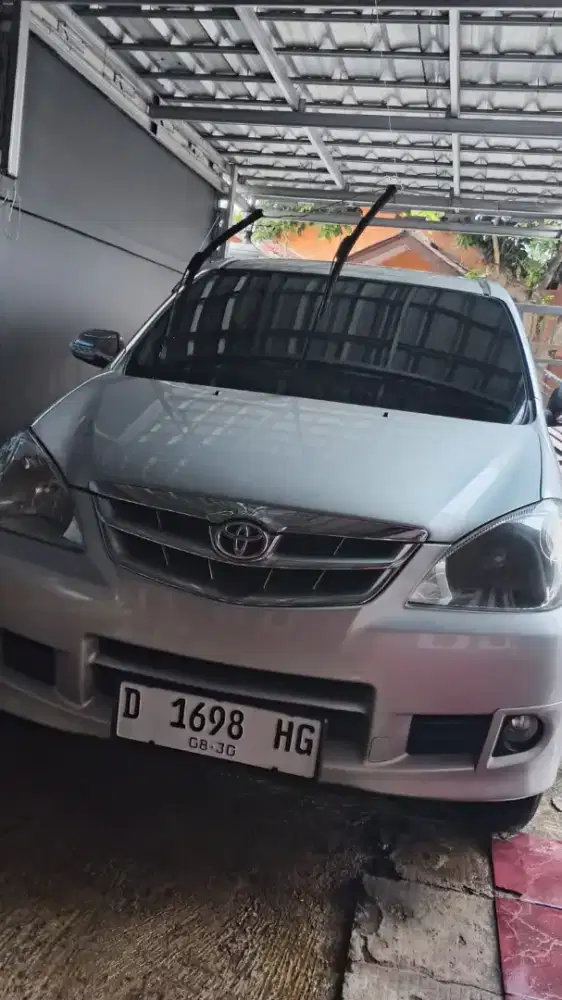 Avanza g 2010 matic