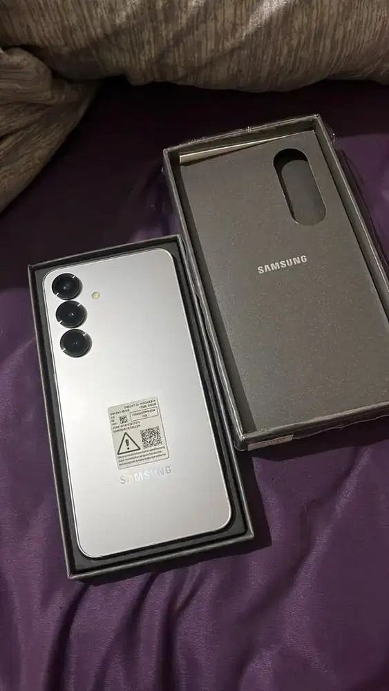 Samsung s25 second like new