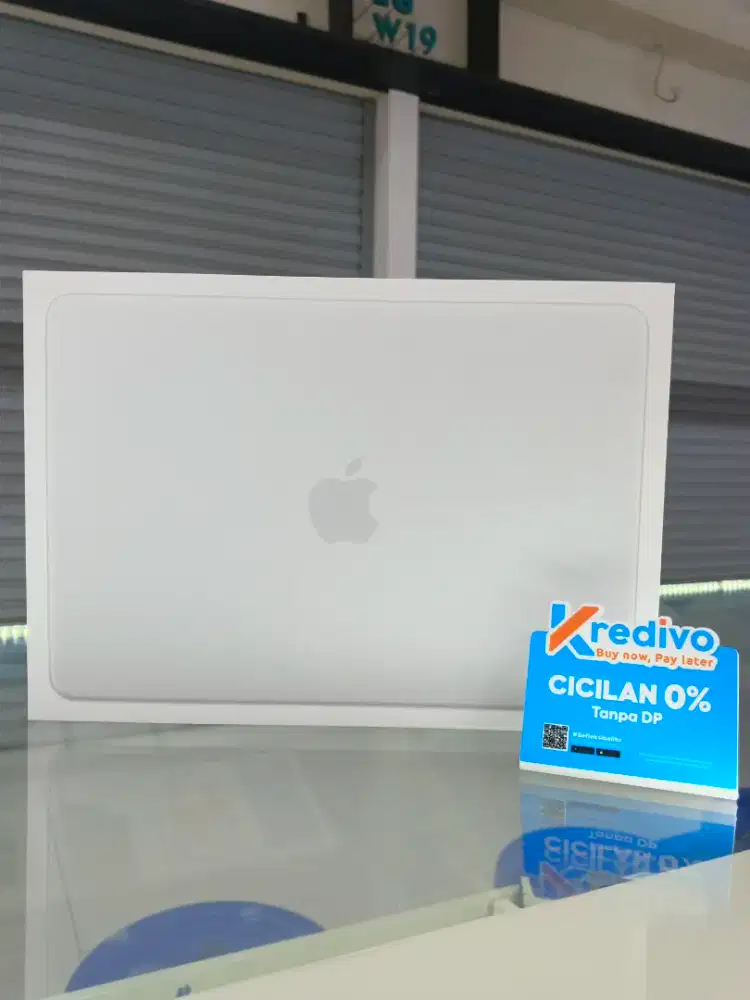 Macbook Neo silver 8/256 GB