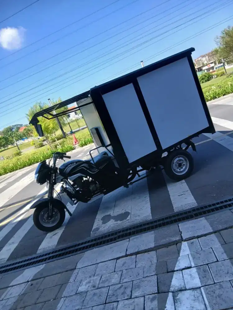 ( LIKE NEW CONDITION) VIAR  MODEL FOOD TRUCK TAHUN 2024 150CC