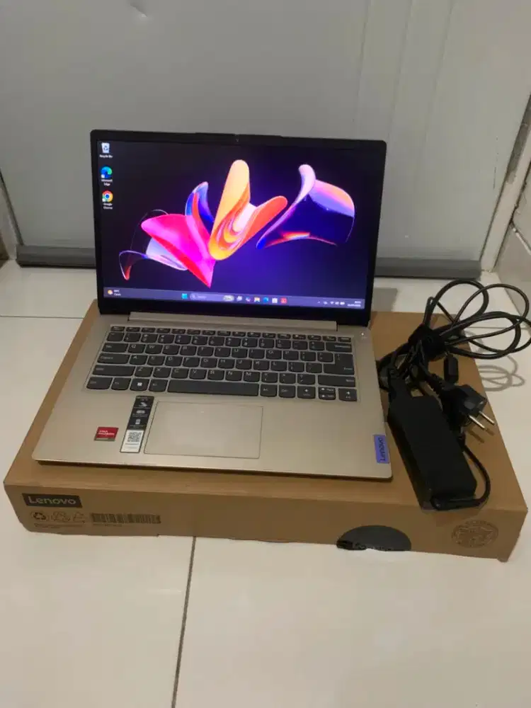 Lenovo ideapad slim 1 Fullset Ryzen 3 7320
