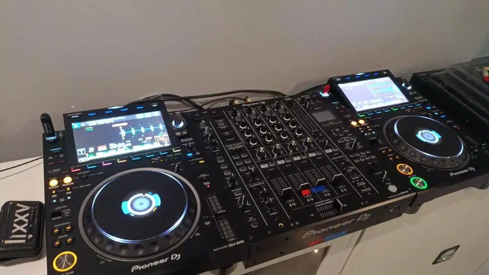 Sale 2 pioneer cdj 3000 and 1 djm a9 kondisi normal mulus