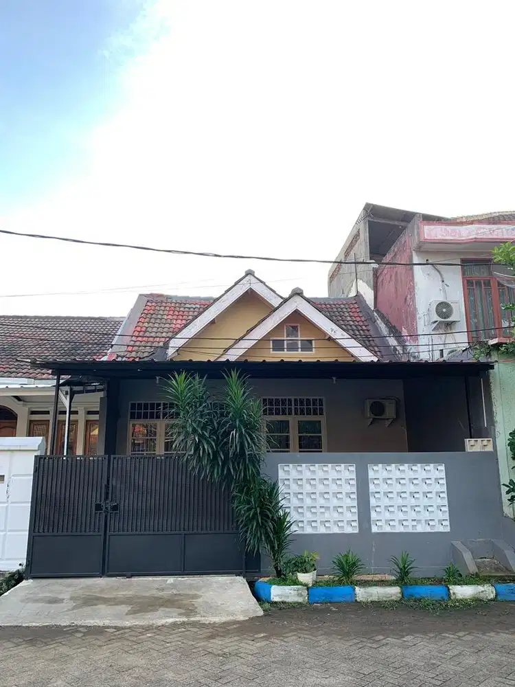 Di kontrakan Rumah Pamulang estate