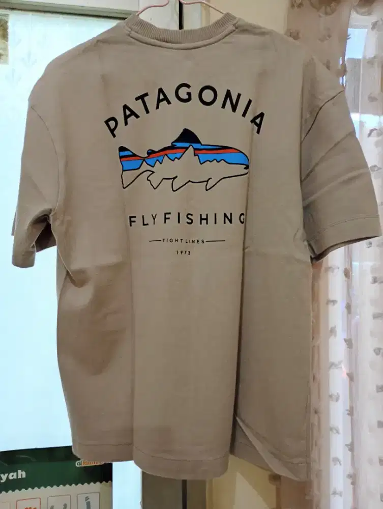 Kaos Tshirt Patagonia Size M