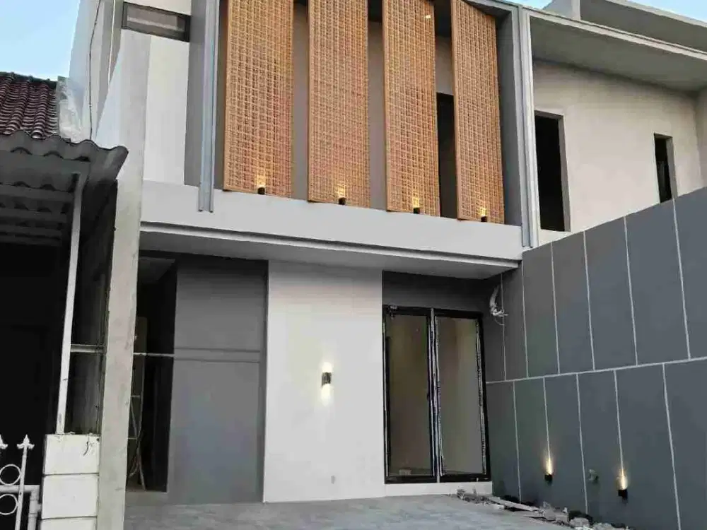 DIJUAL RUMAH BARU DENGAN STYLE MINIMALIS DI PANJANG JIWO, TENGGILIS MEJOYO, SURABAYA TIMUR