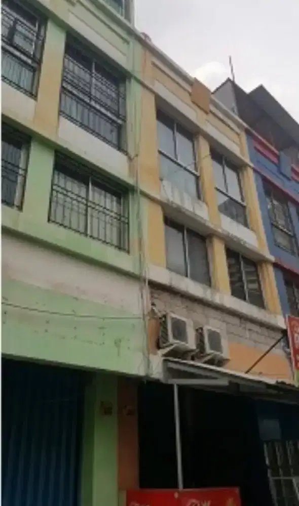 Disewakan ruang usaha / kantor di ruko strategis