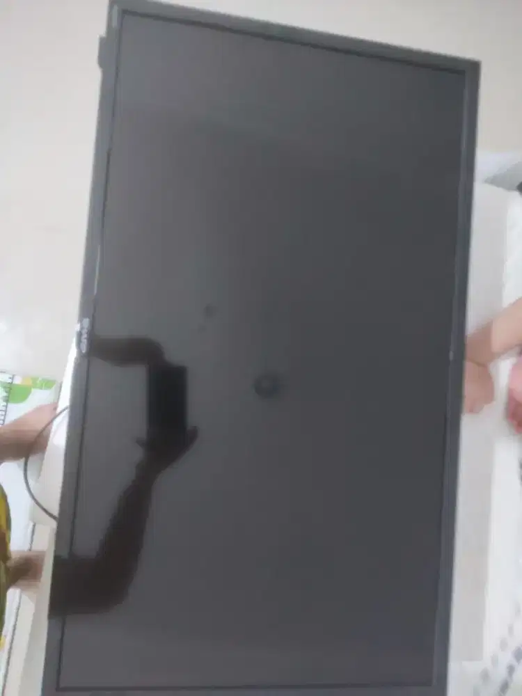 TV Sharp 32 inchi