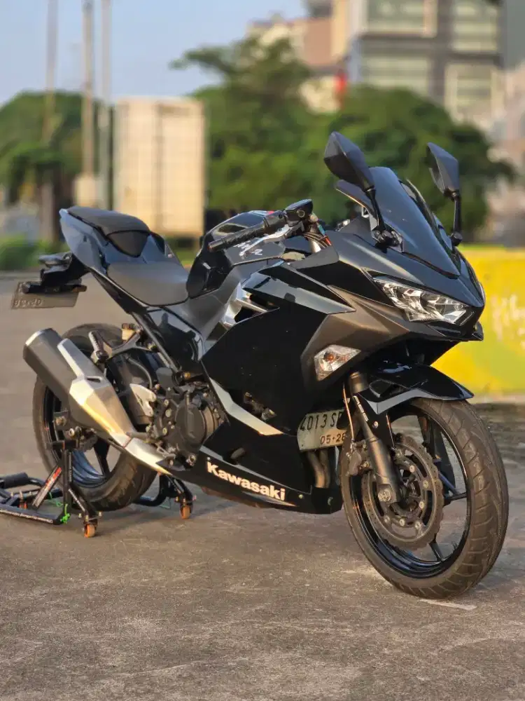 Kawasaki New Ninja 250 FI KM 2000