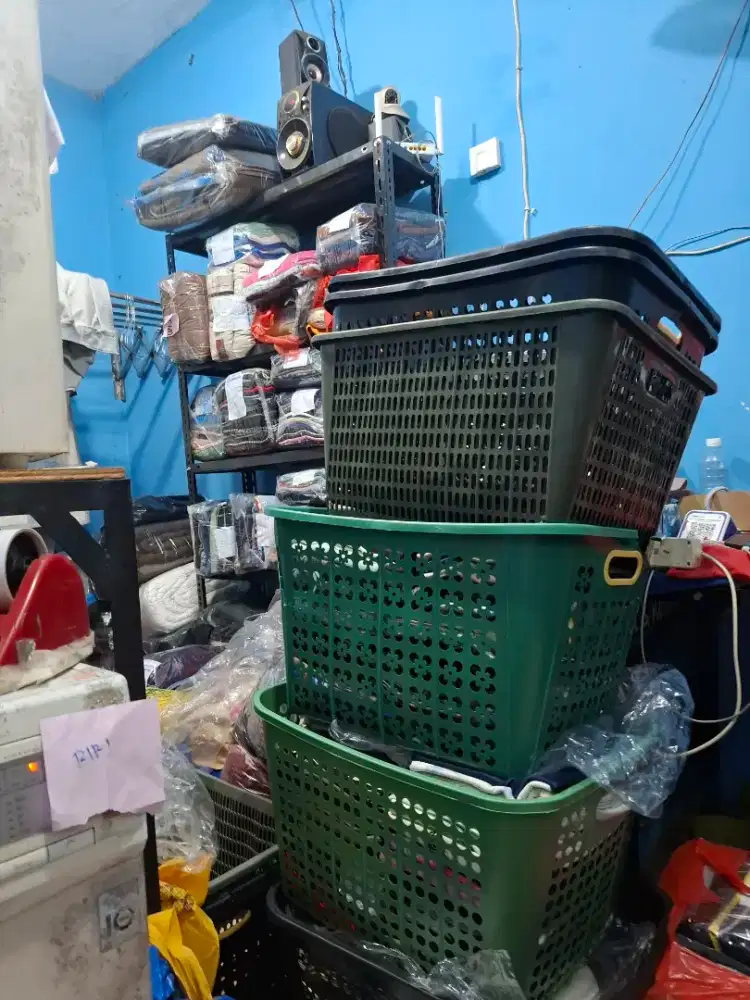 DIBUTUHKAN SEGERA KARYAWAN LAUNDRY