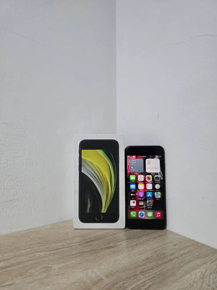 Apple iPhone SE 2 2020 256GB 256 GB Black IMEI Resmi Beacukai / iBox