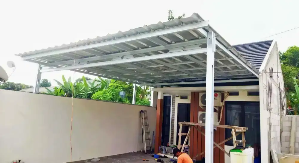 Kanopi baja ringan dan garasi