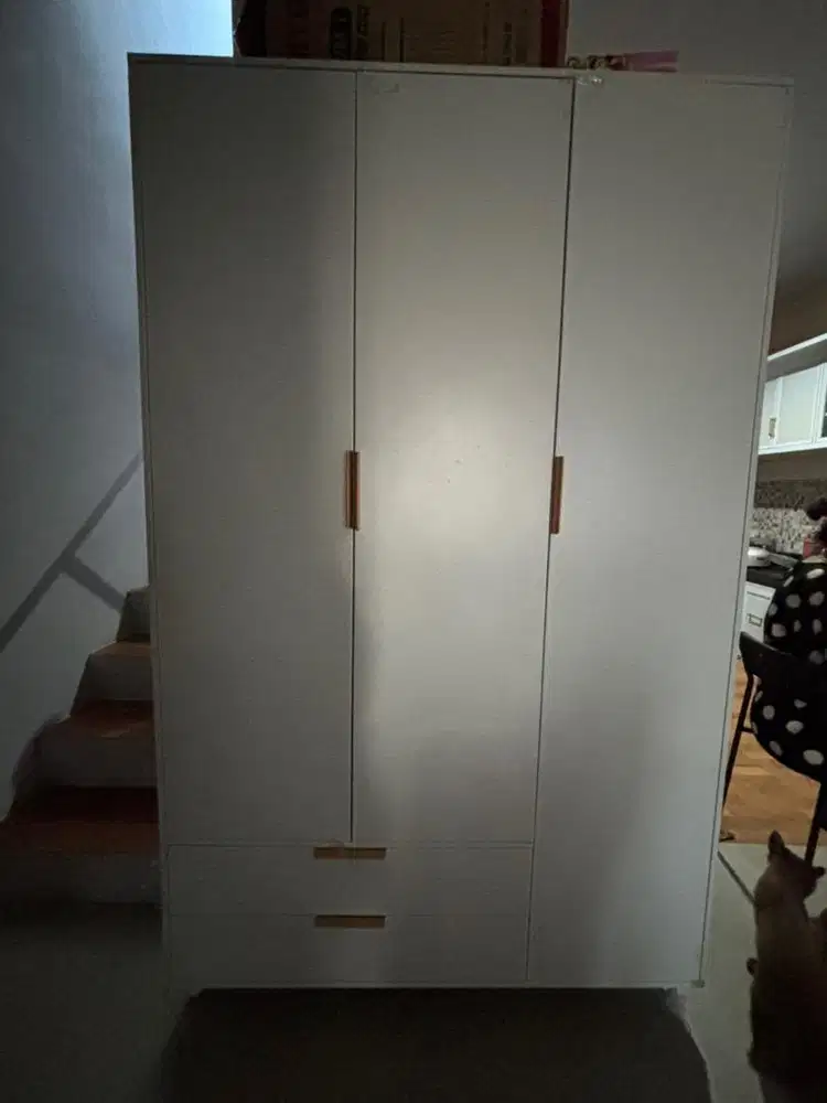 LEMARI INFORMA 3 PINTU
