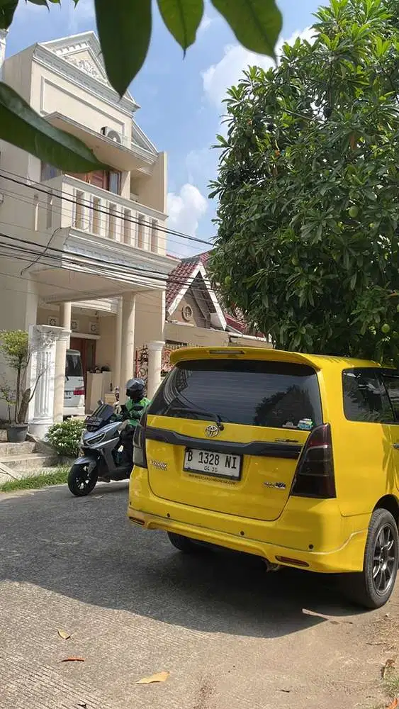Toyota Kijang Innova 2005 Bensin