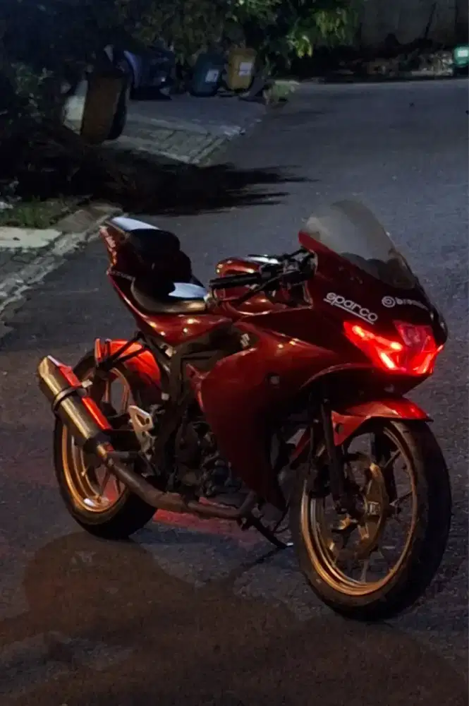 Gsxr150 2017 red candy repaint