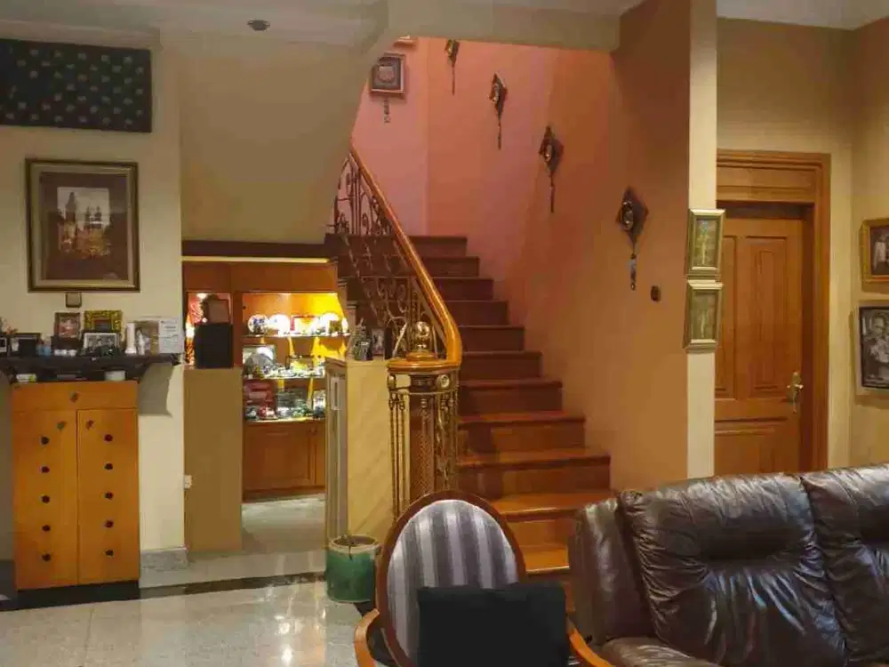 Dijual Rumah Strategis Siap Huni Murah Didaerah Premium di Araya 1