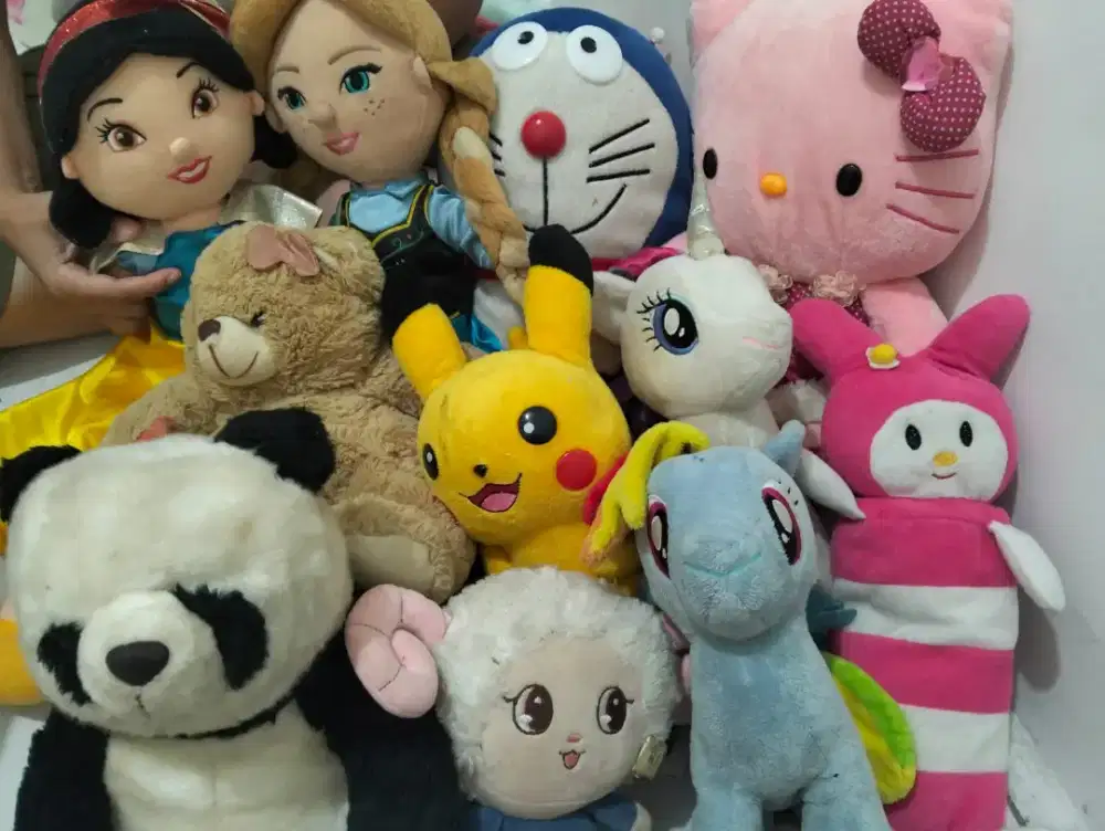 Jual aneka boneka ada 11 pcs