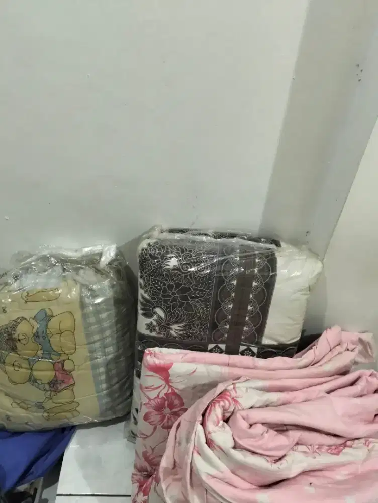 Jual bed cover ada 3pcs