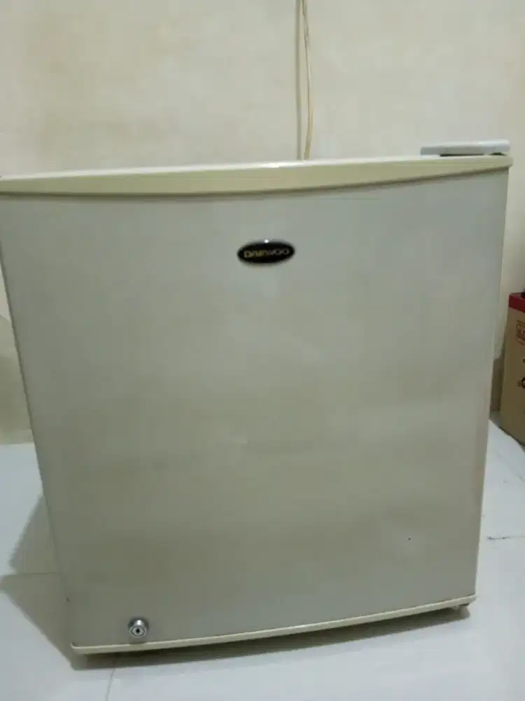 Kulkas mini pemakian pribadi