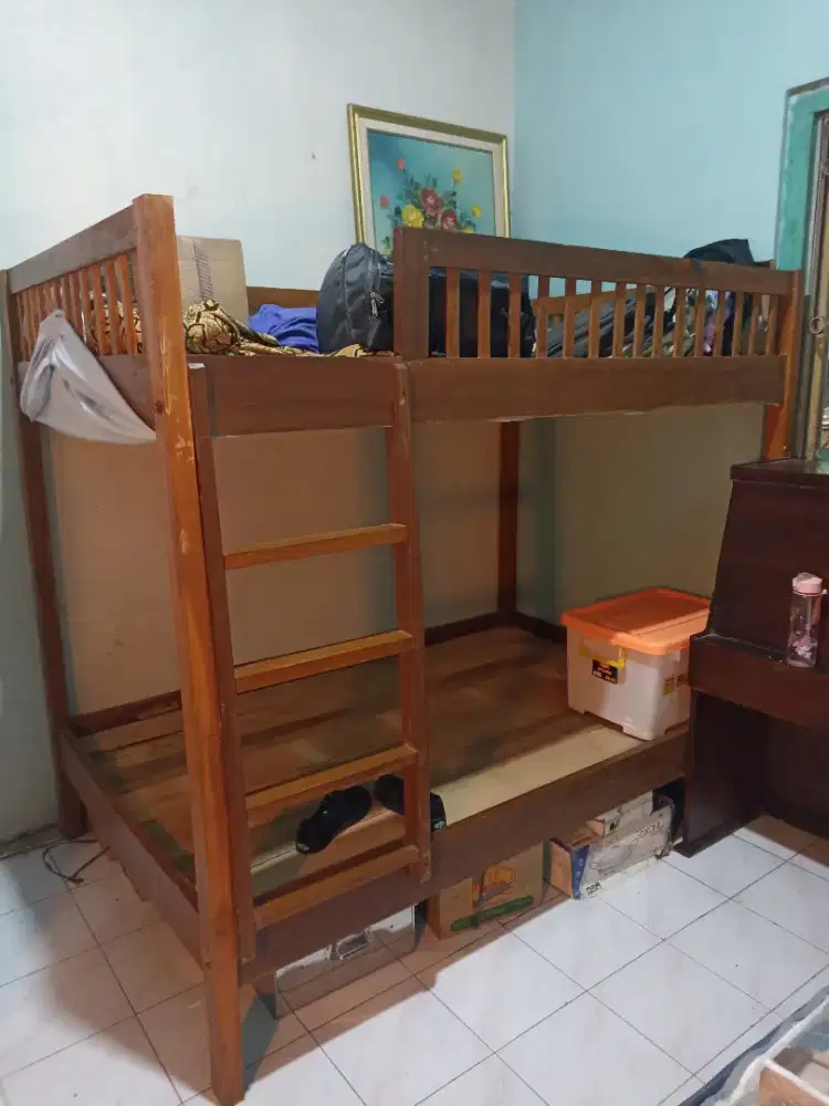 dipan tingkat bagus bekas