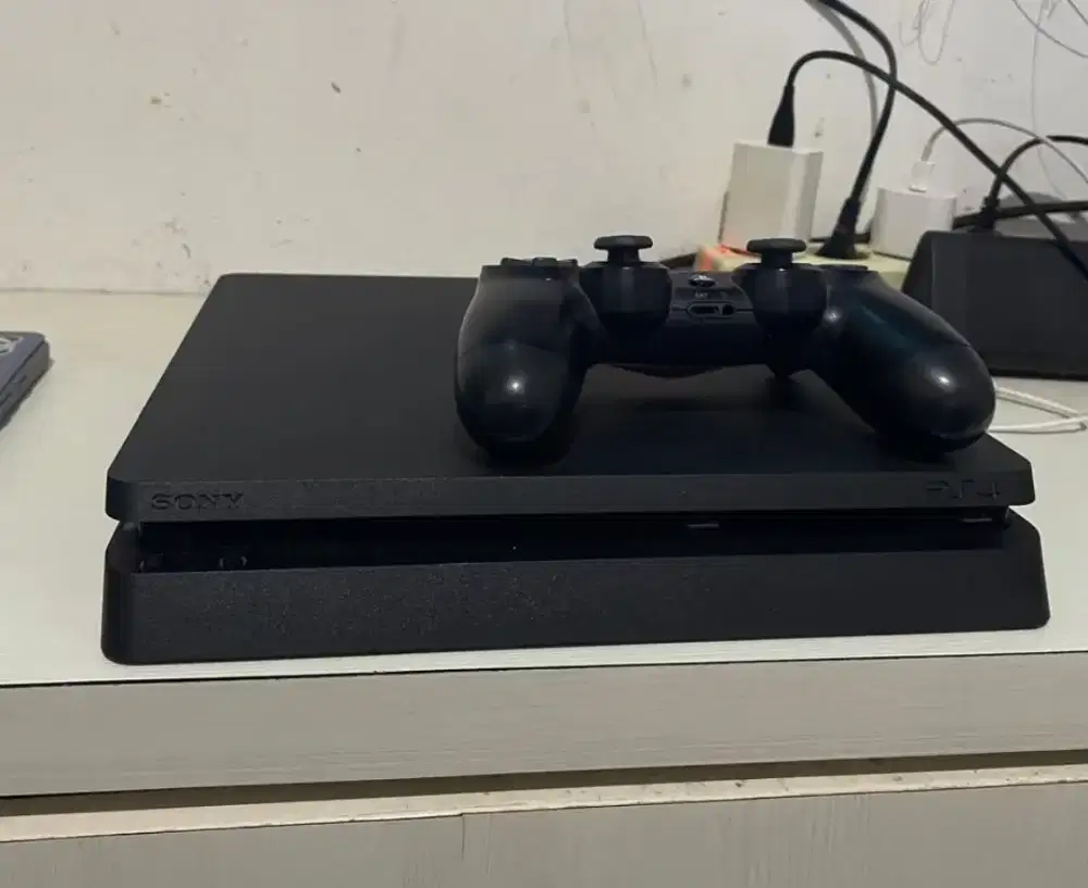 Playstation 4 Slim PS 4 H3N 500GB