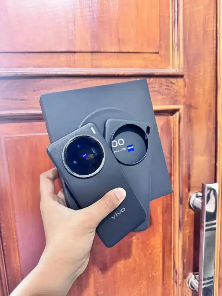 Vivi x200 12/256gb black