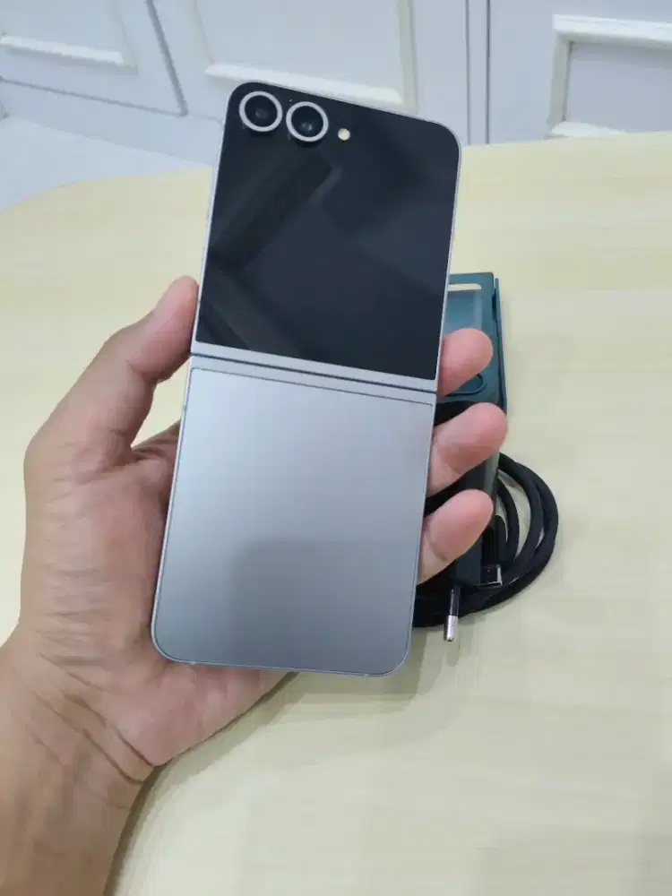 Samsung Z flip 6 RAM 12GB/512GB free case 500ribu + kepala charger