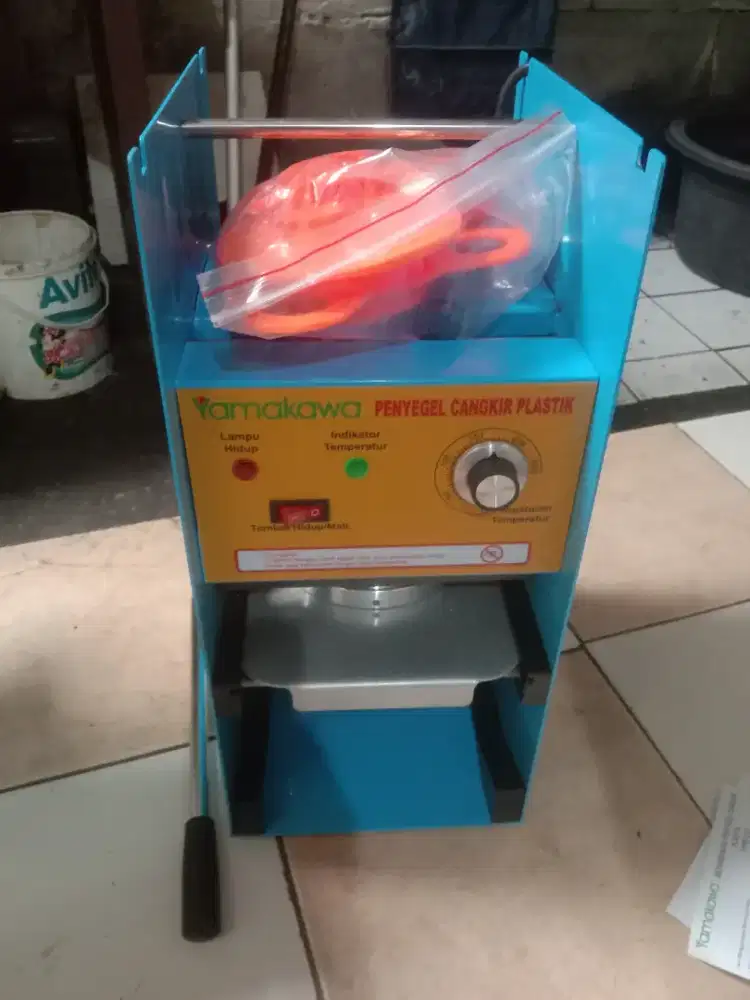 Penyegel cangkir plastik