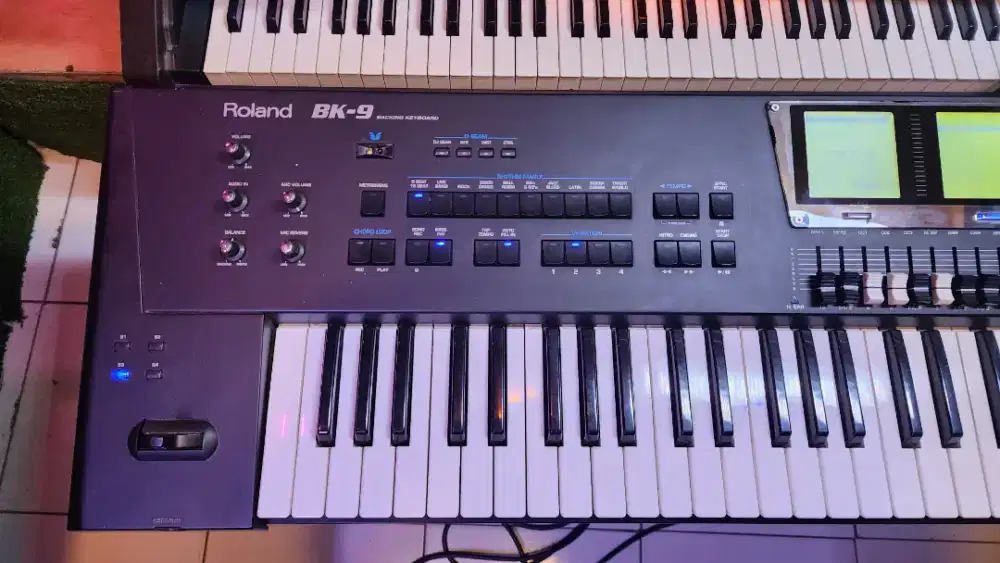 Roland BK 9 synthesizer backsound