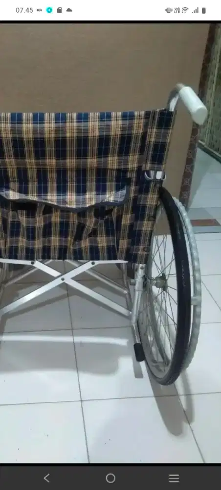 Kursi roda baru