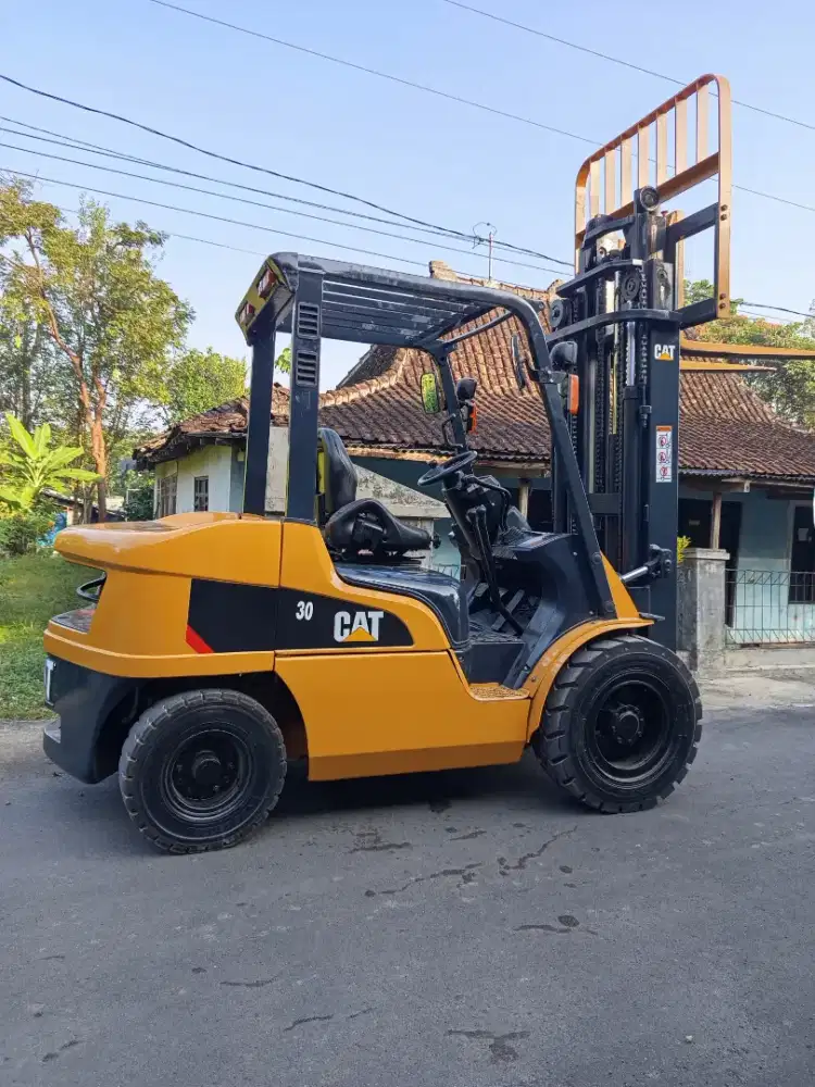 Forklift 3 Ton CAT 2020 three lift 4,5 meter
