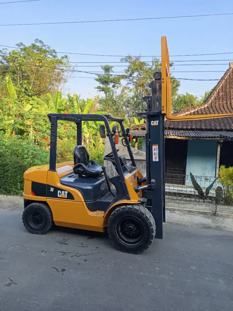 Forklift 3 Ton 2020 Caterpillar three lift 4,5 meter