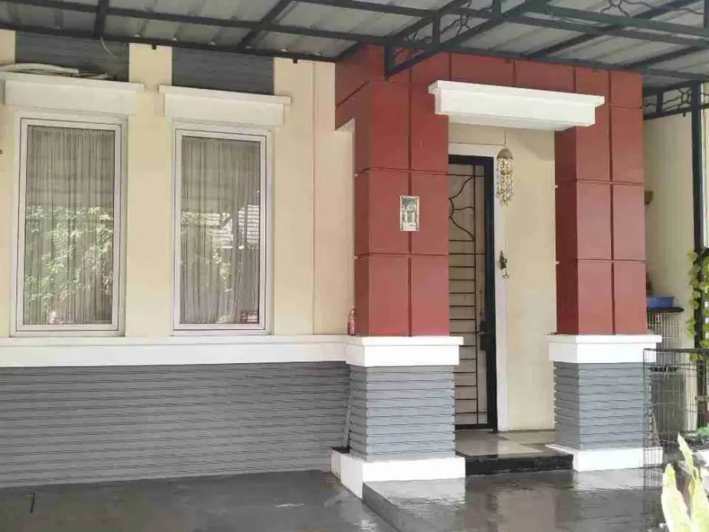 RUMAH 1 LANTAI DALAM CLUSTER DI KOTA WISATA