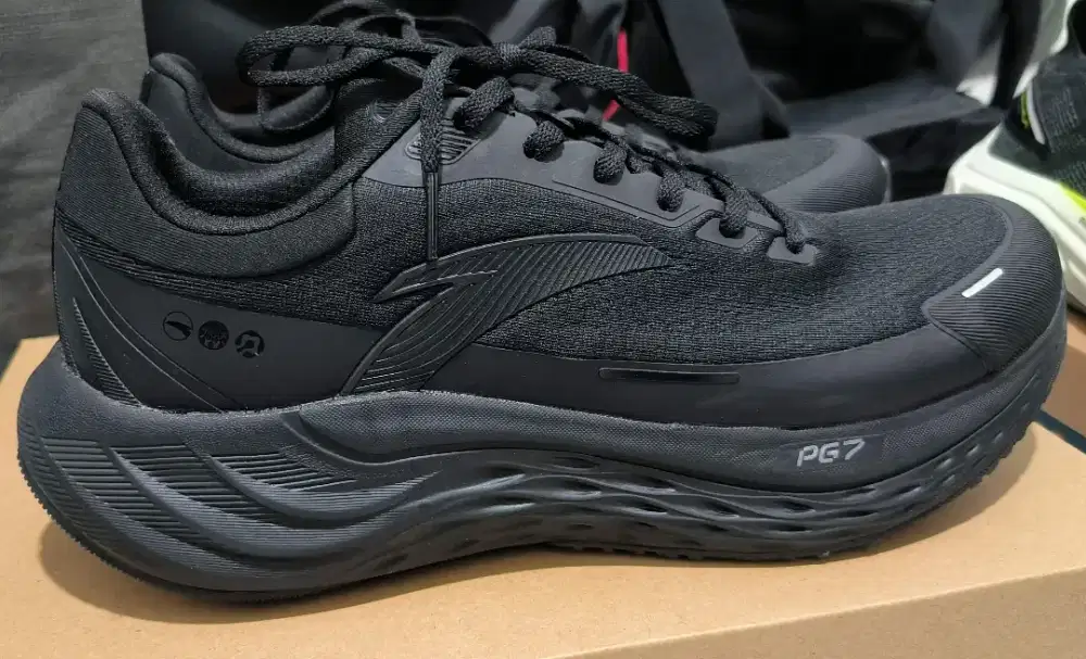 ANTA PG7 TRAVEL Full black sepatu jogging walking sneakers